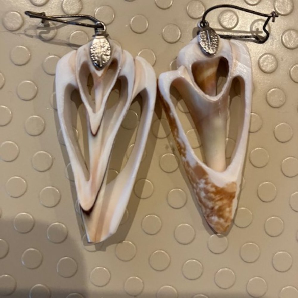 Shell Pierced Earrings